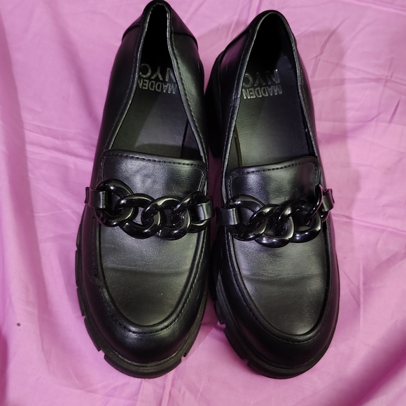Steve Madden Black Chain Loafers CLEARENCE like new - Picture 3 of 3